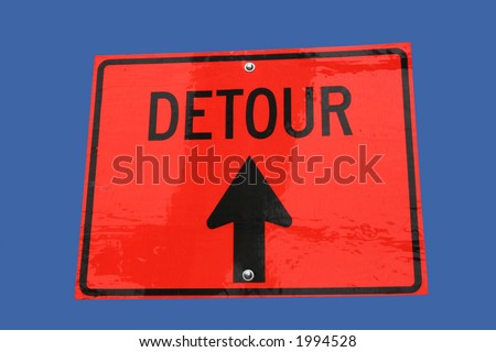 detour sign with arrow pointing straight