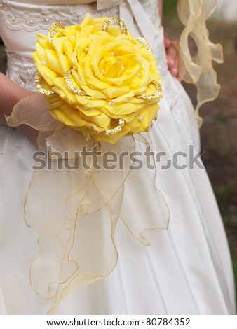wedding bouquet of yellow roses