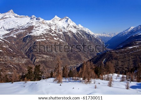 photo : Zermatt City surround by high mountain, Matterhorn , Switzerland