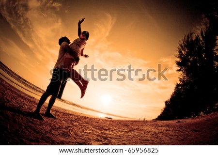 Beach Wallpaper on Romantic Wallpapers Of Couples For  2010 Wallpapers Of Love