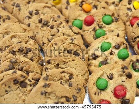 Two kinds of fresh baked cookies on a tray