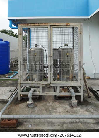 Galvanized steel pipe and tank, water piping system