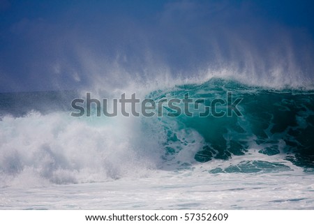 A huge wave is crashing on the beautiful Hawaii Oahu\'s North Shore