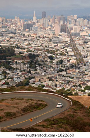 View at San Francisco\'s downtown from Twin Peaks viewpoint