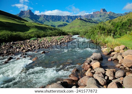Amphitheater and Tugela river, Drakensberg mountains, Royal Natal National Park, South Africa