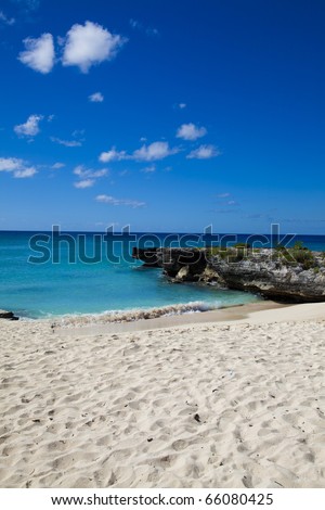 Blue Ocean, Bluse Sky at Smith Cove in Grand Cayman, Cayman Islands