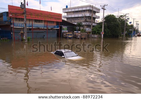 AYUTTHAYA THAILAND - OCT 9 : flood overflow from Phasak River on Oct 9,2011 in Ayutthaya Thailand