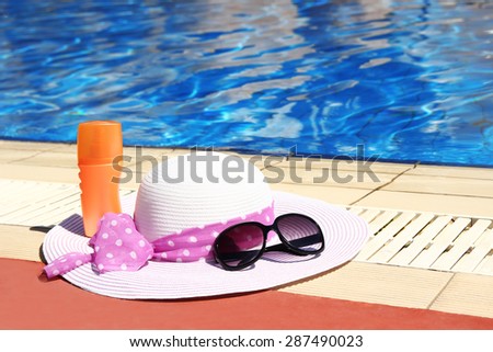 a summer accessories around the pool to the sea