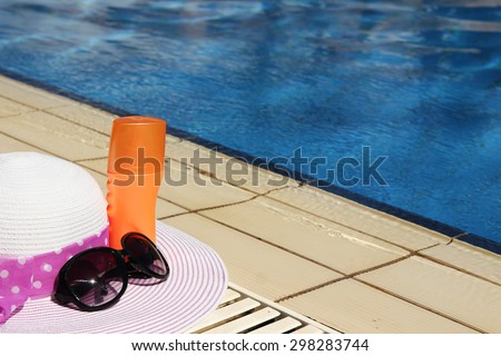 a summer accessories around the pool to the sea