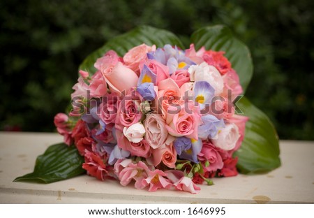 Hoe zag jouw bruidsboeket eruit? Stock-photo-wedding-flowers-from-a-bridal-bouquet-with-a-shallow-depth-of-field-on-the-front-flowers-1646995