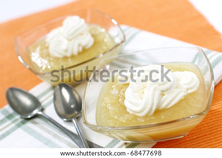 Delicious stuffed apple puree with cream