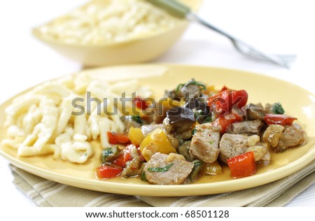 Turkey meat with vegetables and pasta