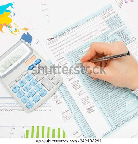 Filling out 1040 US Tax Form