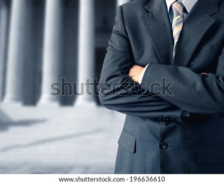 Divorce lawyer in front of the courthouse