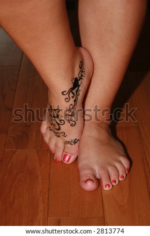 Henna Tattoos on Indian Traditional Henna Tattoo For Wedding Stock Photo 2813774