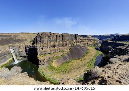 water from Palouse Falls flows to a canyon , Palouse Falls State Park, USA