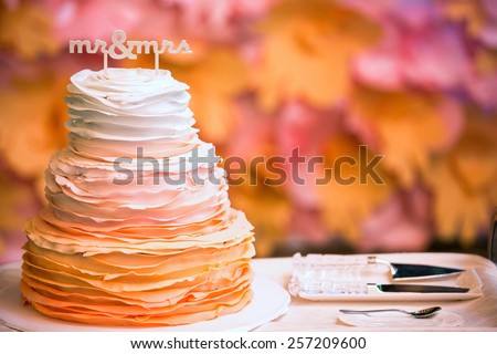 Bright wedding cake, with Mr&Ms cake