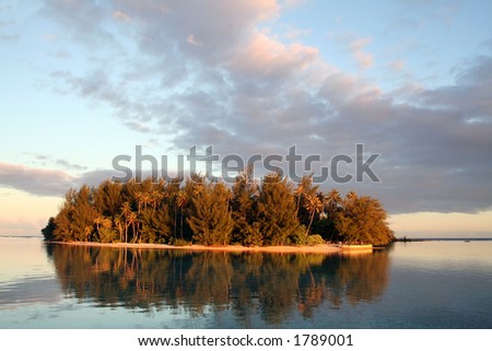 small desert island in Tahiti, Pacific ocean