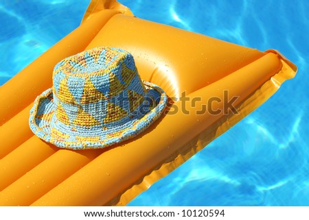 inflatable air bed with hat