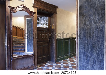 Irish pub interior - entrance