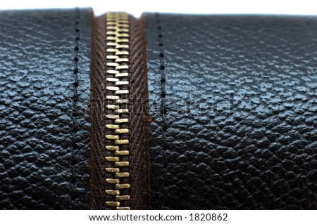 leather roll with zipper