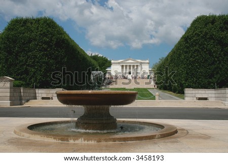 Frontal view of the amphitheater in front of the tomb of the unknown soldier, Arlington Cemetery, VA