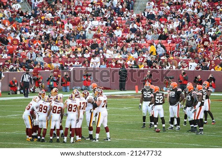 Washington, DC - October 19: Cleveland Browns defending against Washington Redskins at Fedex Stadium in Washington, DC, on OCtober 19, 2008. Redskins won 14-11