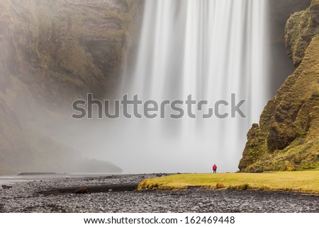 Skogafoss waterfall under MÃ?Â½rdalsjÃ?Â¶kull glacier, South Iceland