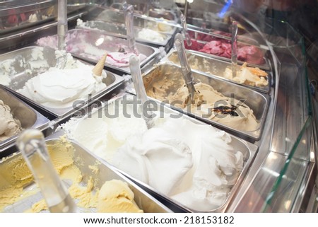 vanilla flavor ice cream
