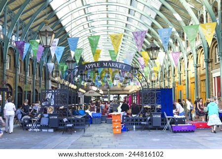 LONDON, UK, august 4, 2010: Covent Garden Market. One of the main London attractions, Covent Garden was for many years the main fruit and vegetables market in London