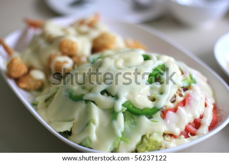 Vegetable salad with white sauce