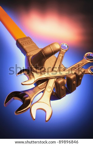 Robotic Hand Holding Spanners with Glows
