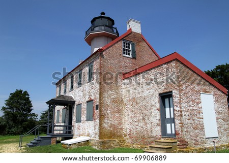 East Point Lighthouse is located in New Jersey on the northern side of the Delaware Bay, not far from the Atlantic Ocean, this lighthouse was constructed in 1894 at the mouth of the Maurice River.