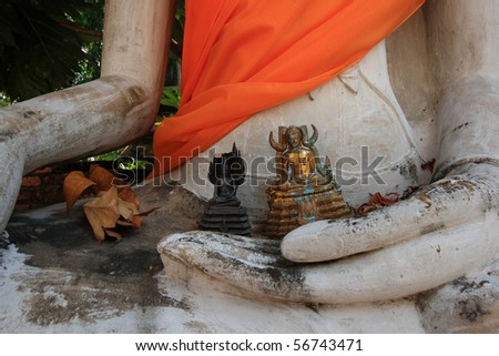 Small image of Buddha in Buddha hand