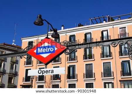 Metro Sign on the sky, Madrid
