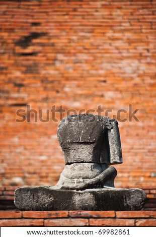 Image of Buddha with no head