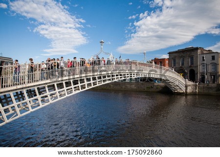 Ha\'penny bridge, Dublin City