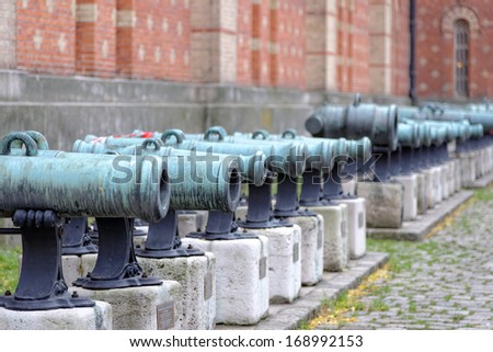 Bronze cannon collection outside the Museum of military history in Vienna , Austria. The oldest and largest purpose-built military history museum in the world.