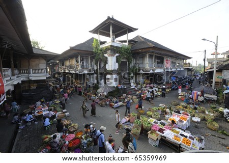 BALI-OCT 15: Commercial activities at the main Ubud market on October 15, 2010 in Bali, Indonesia.