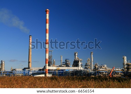 oil refinery construction in day