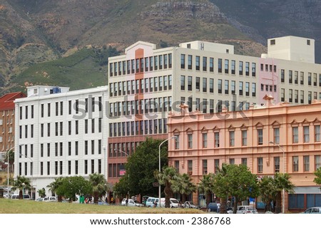 Sight of the City of Cape Town, with some building in first plan and the Mountain to the deep one