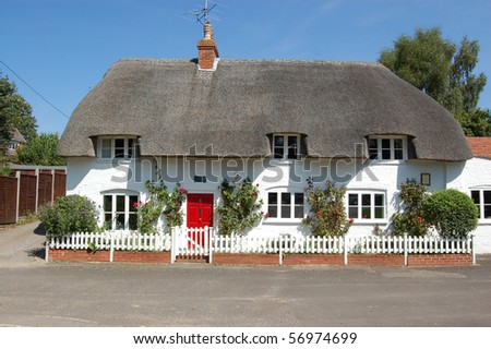 Old post office, \'North Waltham\' The thatched cottage which used to house the village post office in \'North Waltham\', Hampshire.