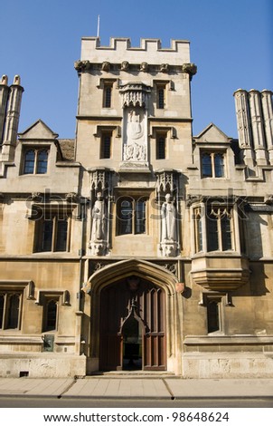 The Gate Tower entrance to All Souls College, Oxford.  Built in 1440, it stands on the city\'s High Street.
