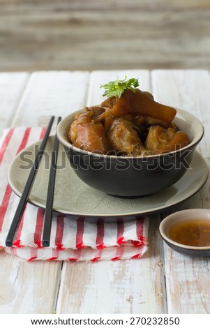 Delicious braised pig knuckles in brown sauce