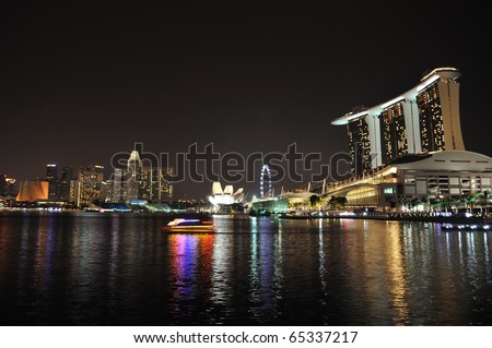 SINGAPORE - OCTOBER 30: Asia\'s First Sustainable Light Art Festival at Marina Bay October 30, 2010 in Singapore.