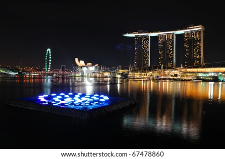 SINGAPORE - OCTOBER 30: Asia\'s First Sustainable Light Art Festival at Marina Bay October30, 2010 in Singapore.The festival aims to celebrate the nightscape with the use of energy-efficient lighting.
