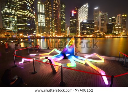 SINGAPORE -MARCH 31:Asia\'s First Sustainable Light Art Festival at Marina Bay March 31, 2012 in Singapore.The festival aims to celebrate the nightscape with the use of energy-efficient lighting.