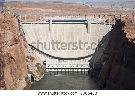 Glen Canyon Dam with Lake Powell in Arizona, USA