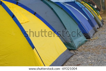 The camp Camping in a row