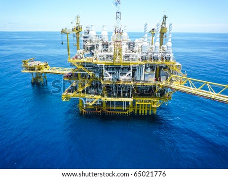 Rigs offshore Oil refinery